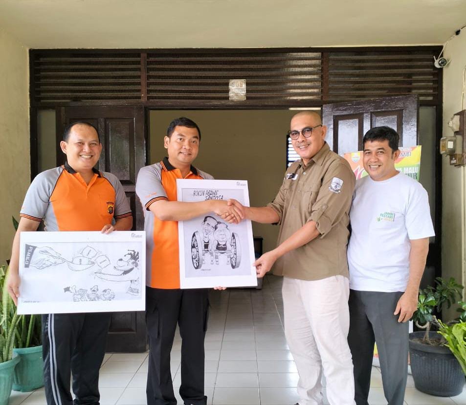 Polda Jambi Berikan Karya Karikatur Nasional Di Taman Budaya Jambi, Pesan Pemilu Damai Bagi Para Seniman & Masyarakat
